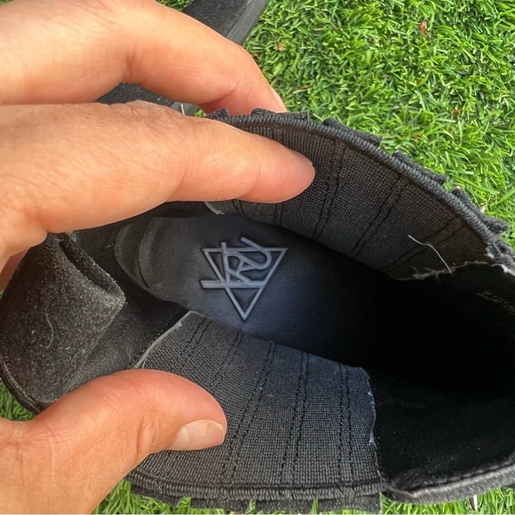 YRU- Black Cowboy Laso Spiked Booties Size 7 - Picture 8 of 9